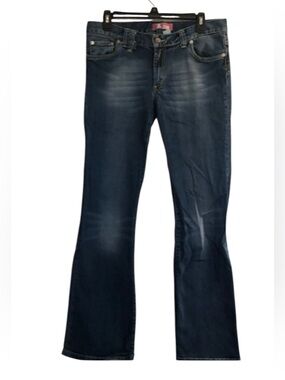 H&M boot Medium Wash Boot cut denim, size 6